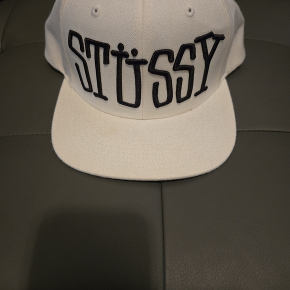 Snap Back Hat Bundle - Picture 2 of 3